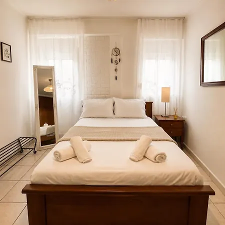 Jasmine Seaview Kavala